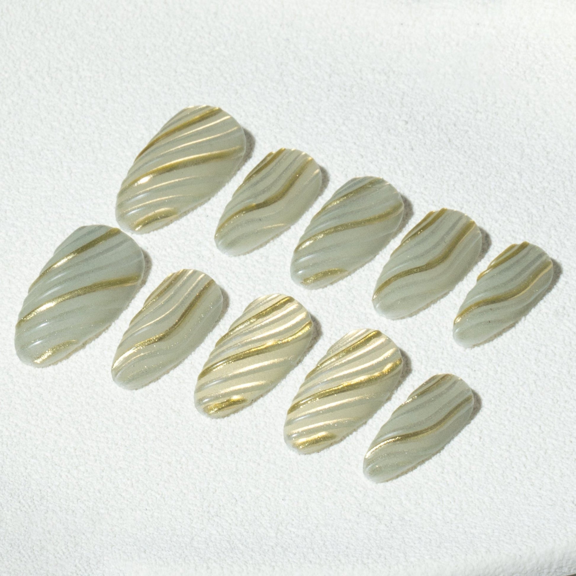 3D Press - On Nails (Embossed) - Ennio Nails