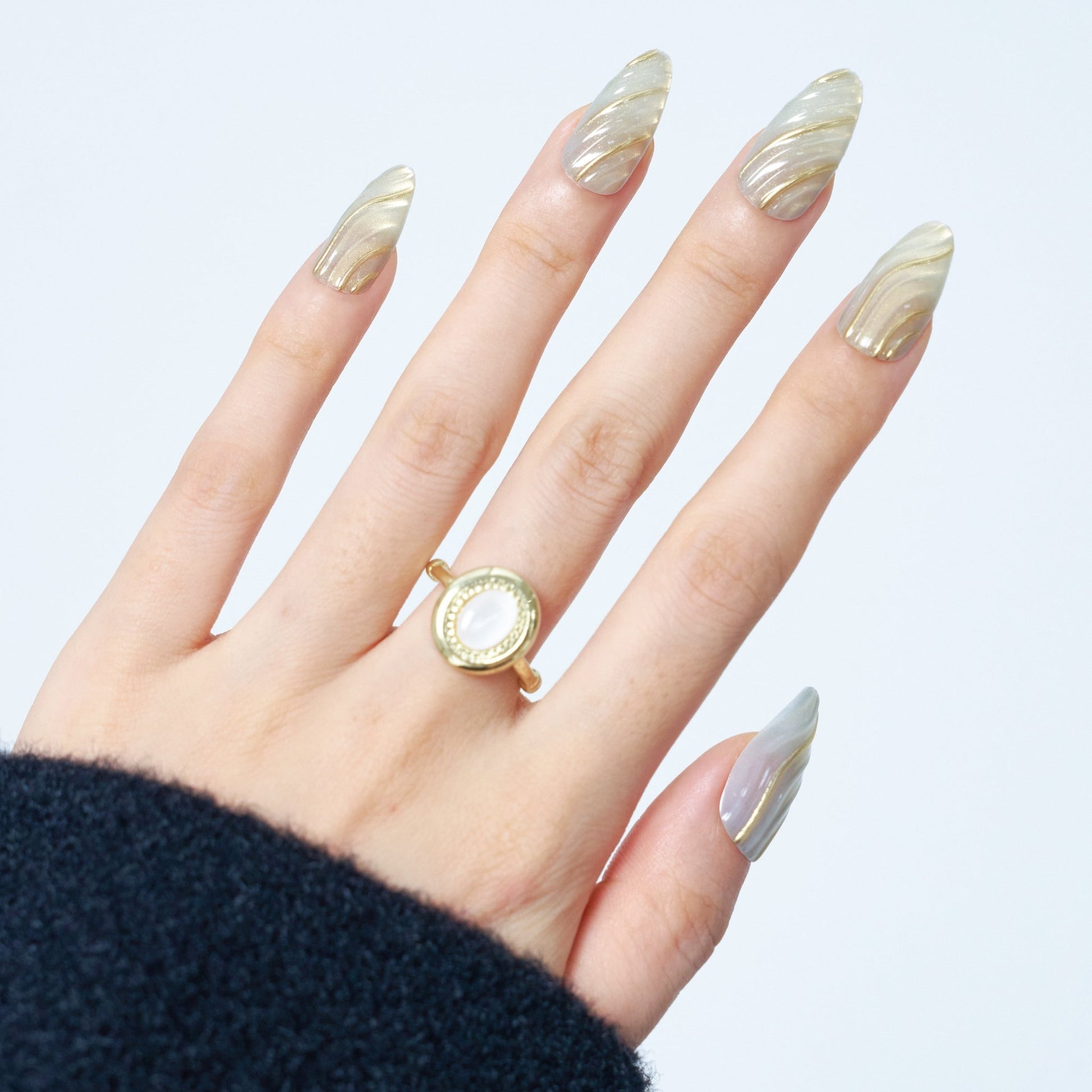 3D Press - On Nails Embossed with Sculpted Details - Ennio Nails