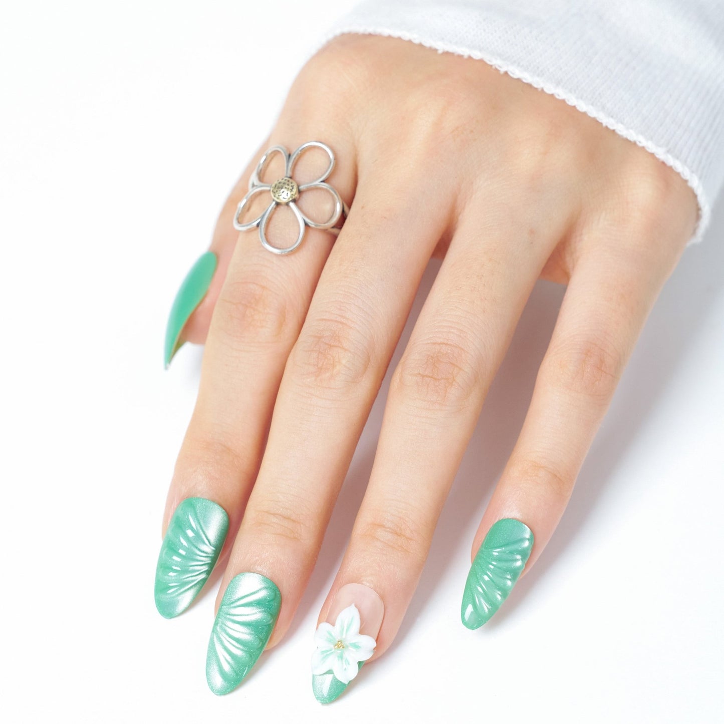3D Press - On Nails Embossed with Sculpted Details - Ennio Nails