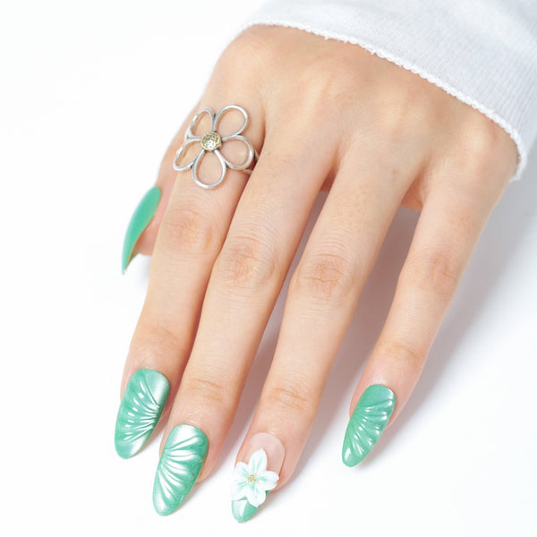 3D EMBOSSED NAILS