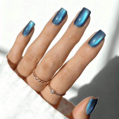 Cat Eye Nails - Ennio Nails