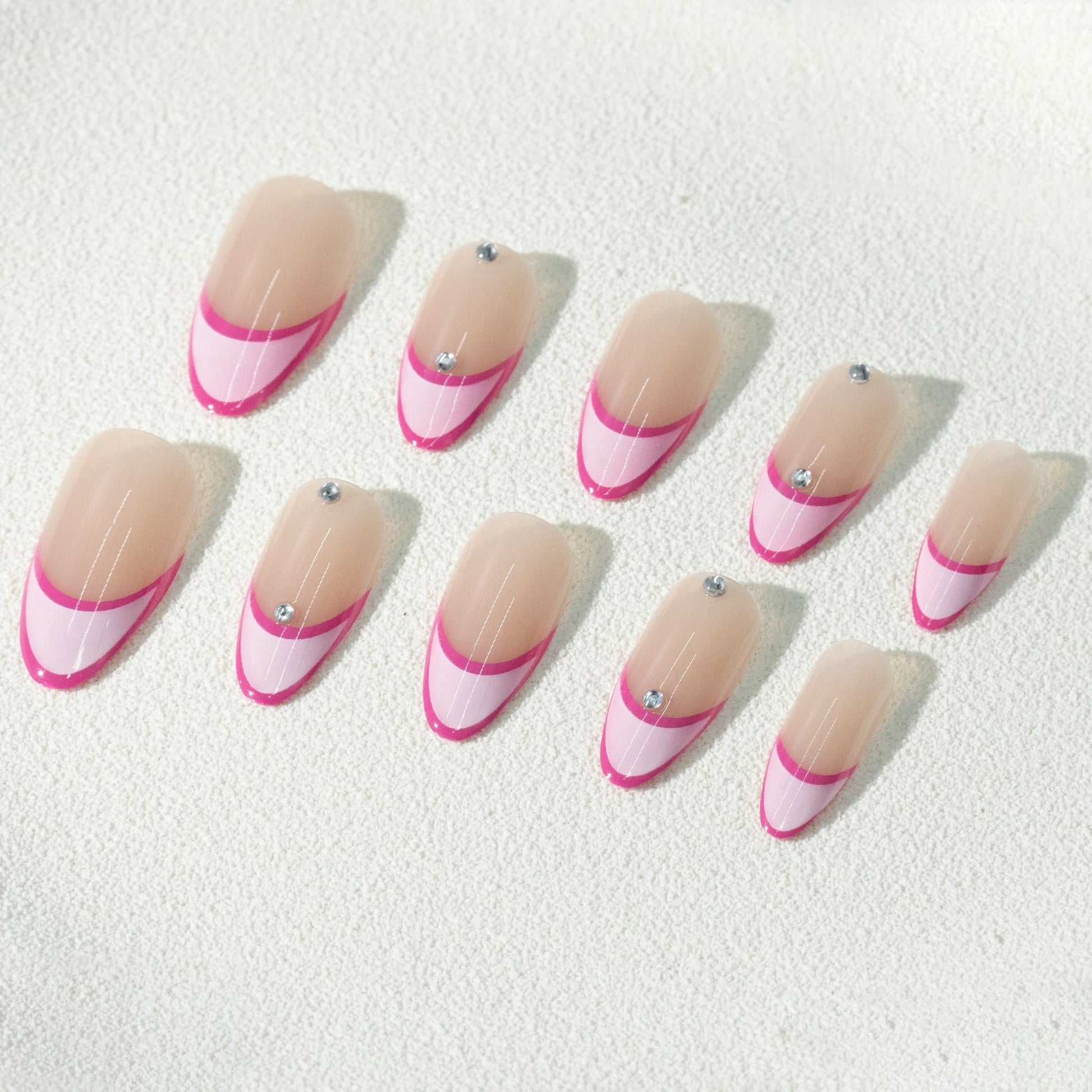 French Tip Press - On Nails - Ennio Nails