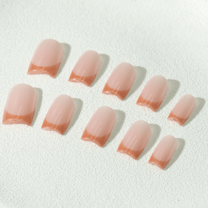 French Tip Press - On Nails - Ennio Nails