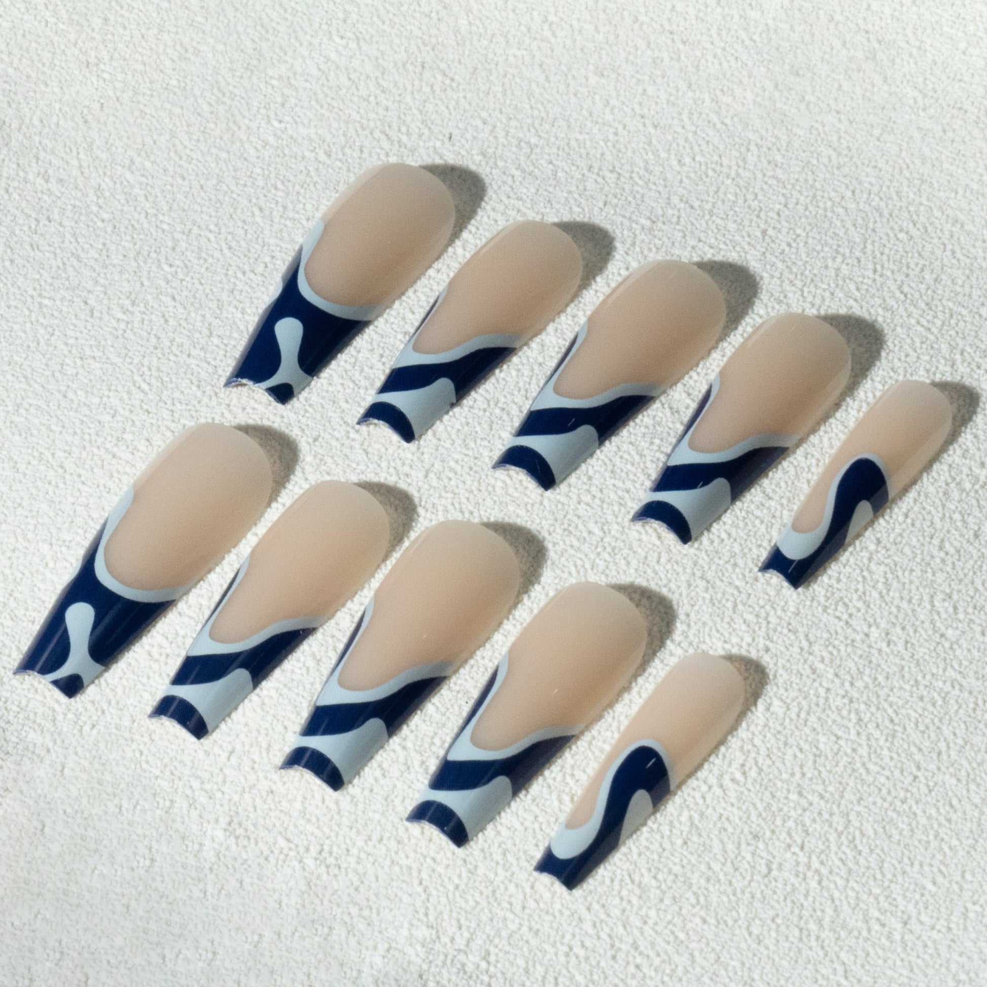 French Tip Press - On Nails - Ennio Nails