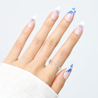 French Tip Press - On Nails with Clean, Modern Contrast - Ennio Nails