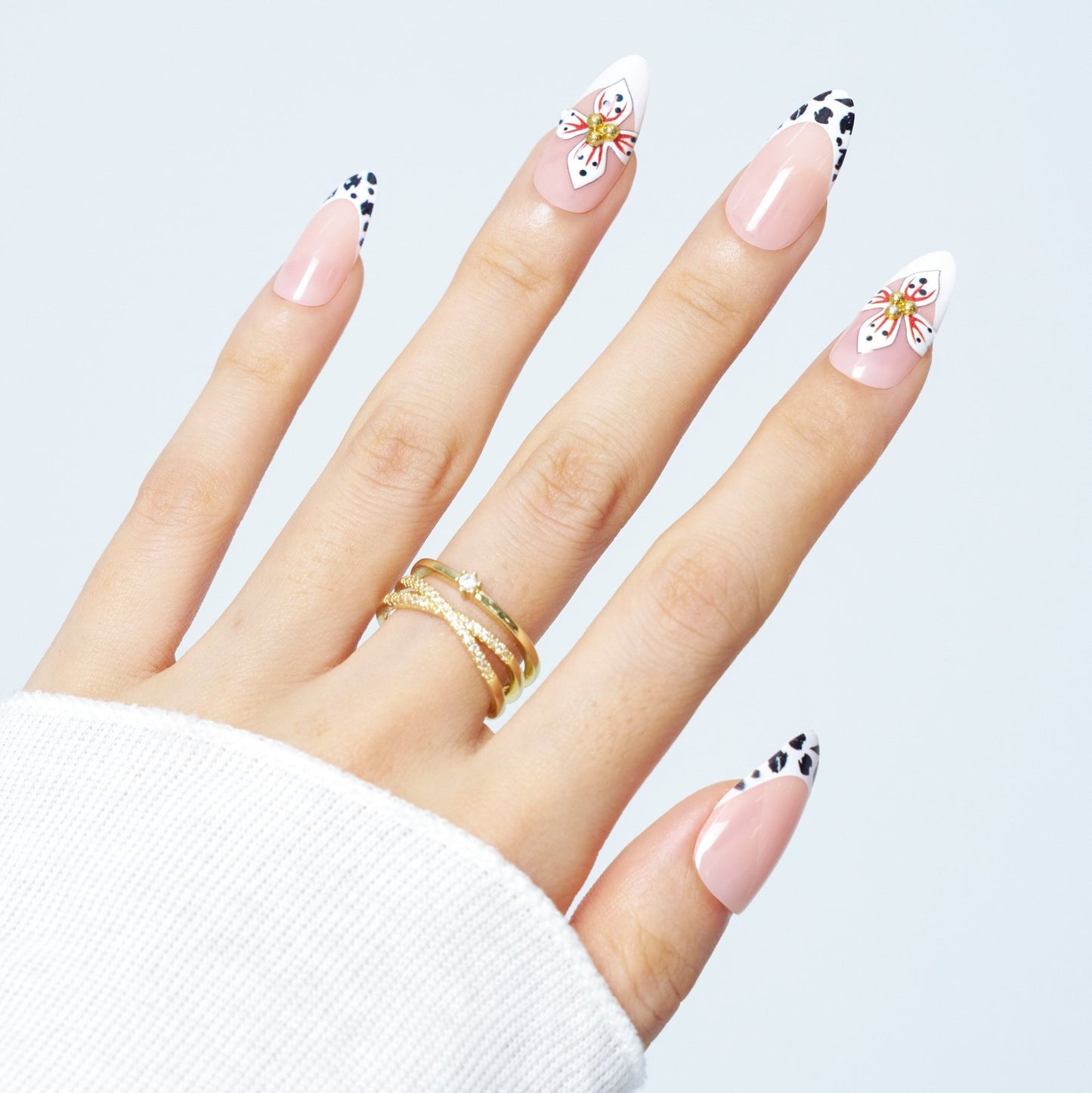 French Tip Press - On Nails with Clean, Modern Contrast - Ennio Nails