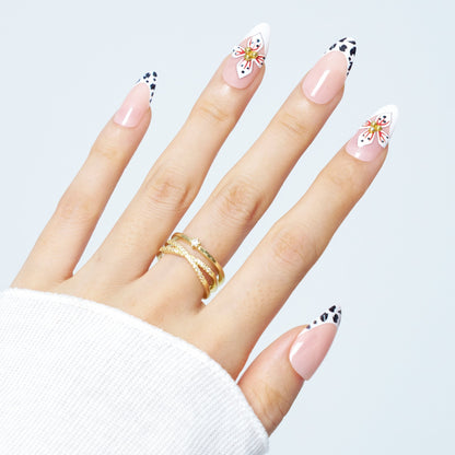French Tip Press - On Nails with Clean, Modern Contrast - Ennio Nails