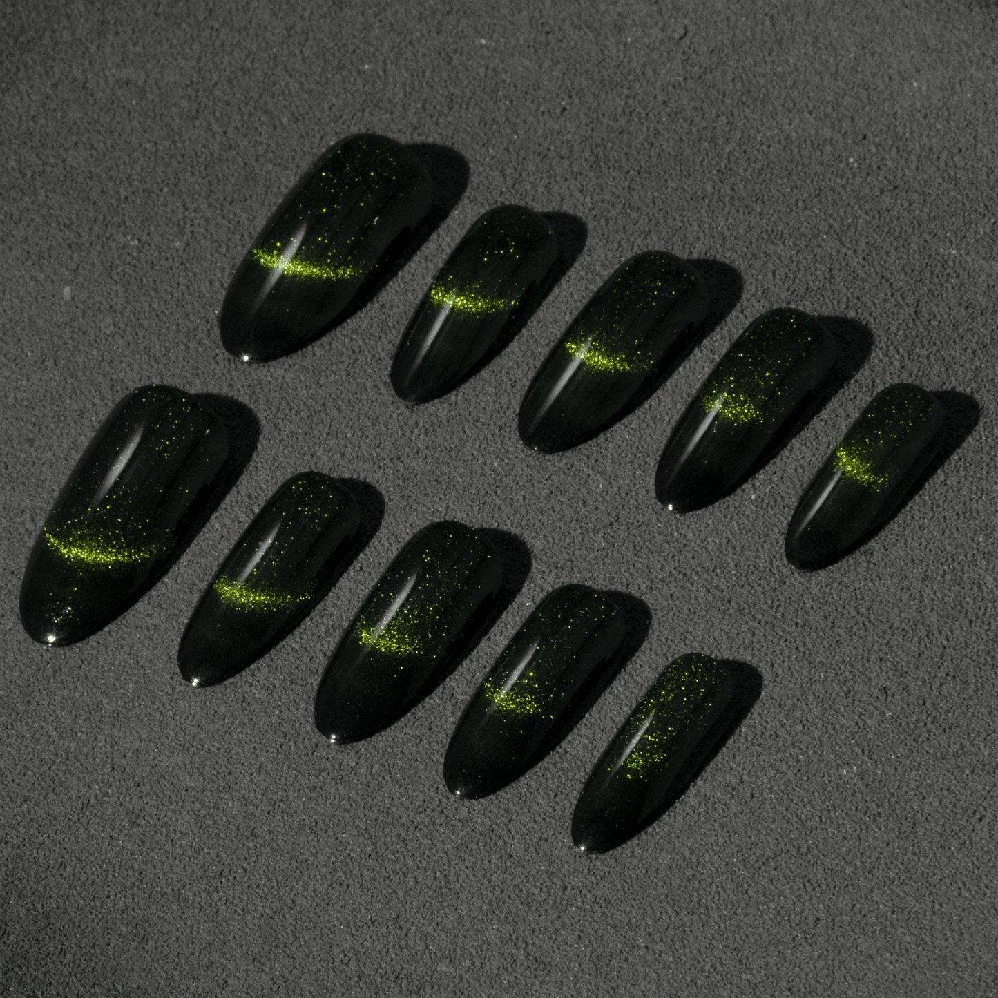 Magnetic Cat Eye Press - On Nails - Ennio Nails