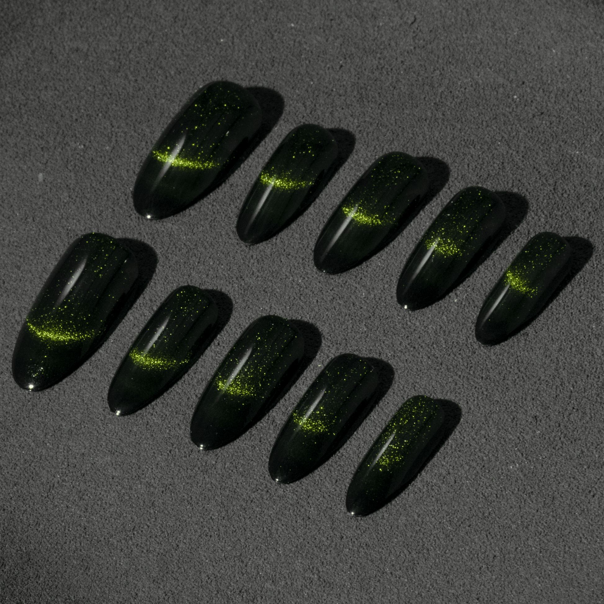 Magnetic Cat Eye Press - On Nails - Ennio Nails