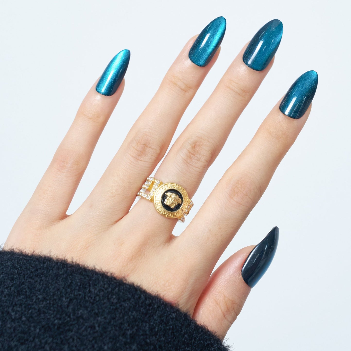 Magnetic Cat Eye Press - On Nails with Light - Reflective Finish - Ennio Nails