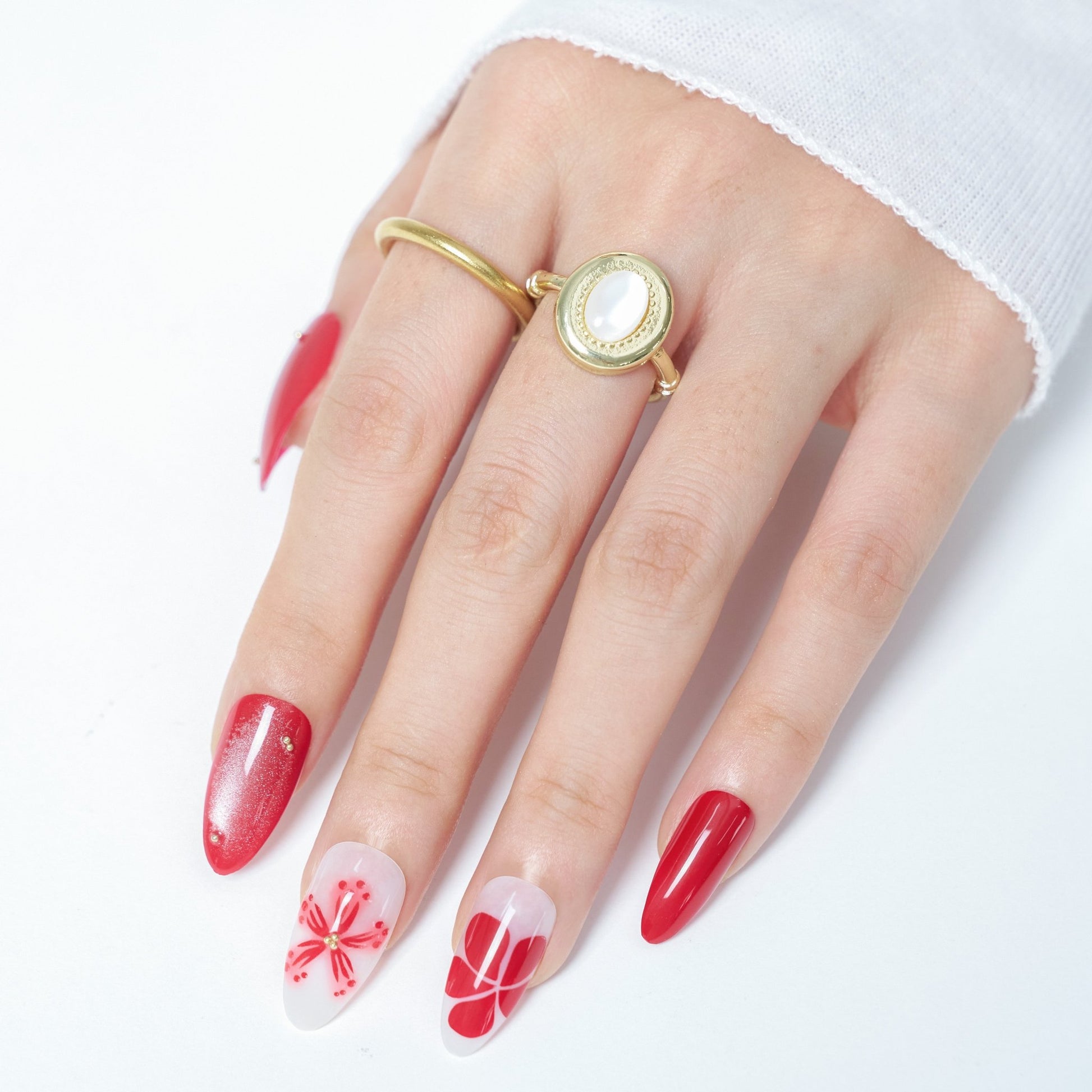 Magnetic Cat Eye Press - On Nails with Light - Reflective Finish - Ennio Nails